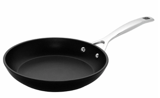 Frying pan with standard non-stick coating