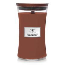 WoodWick Scented Candle Large Smoked Walnut &amp; Maple - 18 cm / ø 10 cm