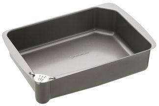 MasterClass Roasting Pan 34 x 23 cm - Standard non-stick coating - with spout