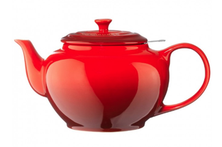 Le Creuset Teapot Classic Cerise 1.3 Liter