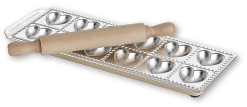 Imperia Ravioli Maker With Rolling Pin - 12 Hearts